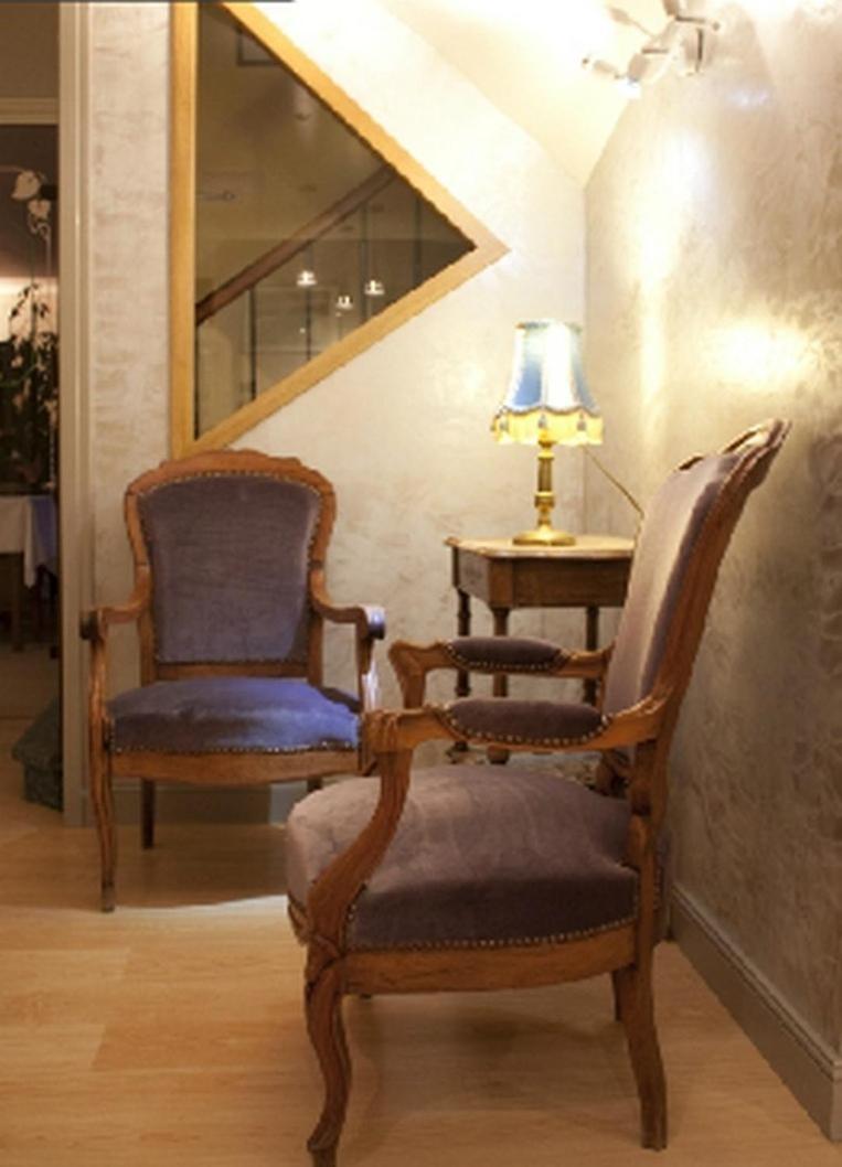 Logis Hotel Les Tilleuls Saint-Cirgues-de-Jordanne Buitenkant foto