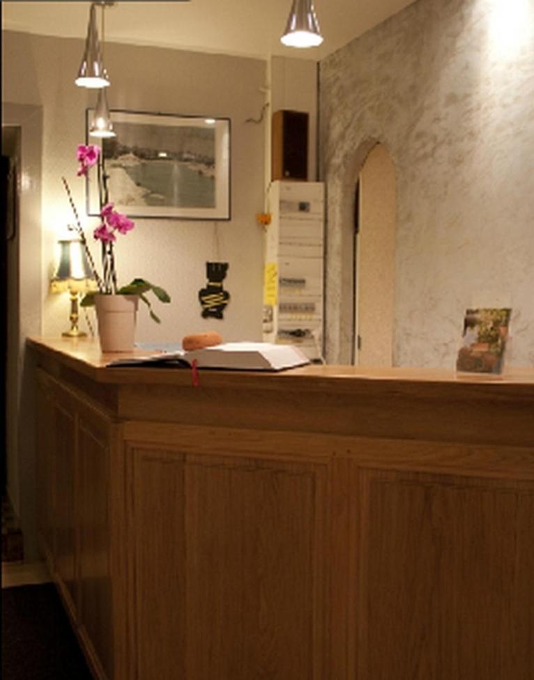 Logis Hotel Les Tilleuls Saint-Cirgues-de-Jordanne Buitenkant foto