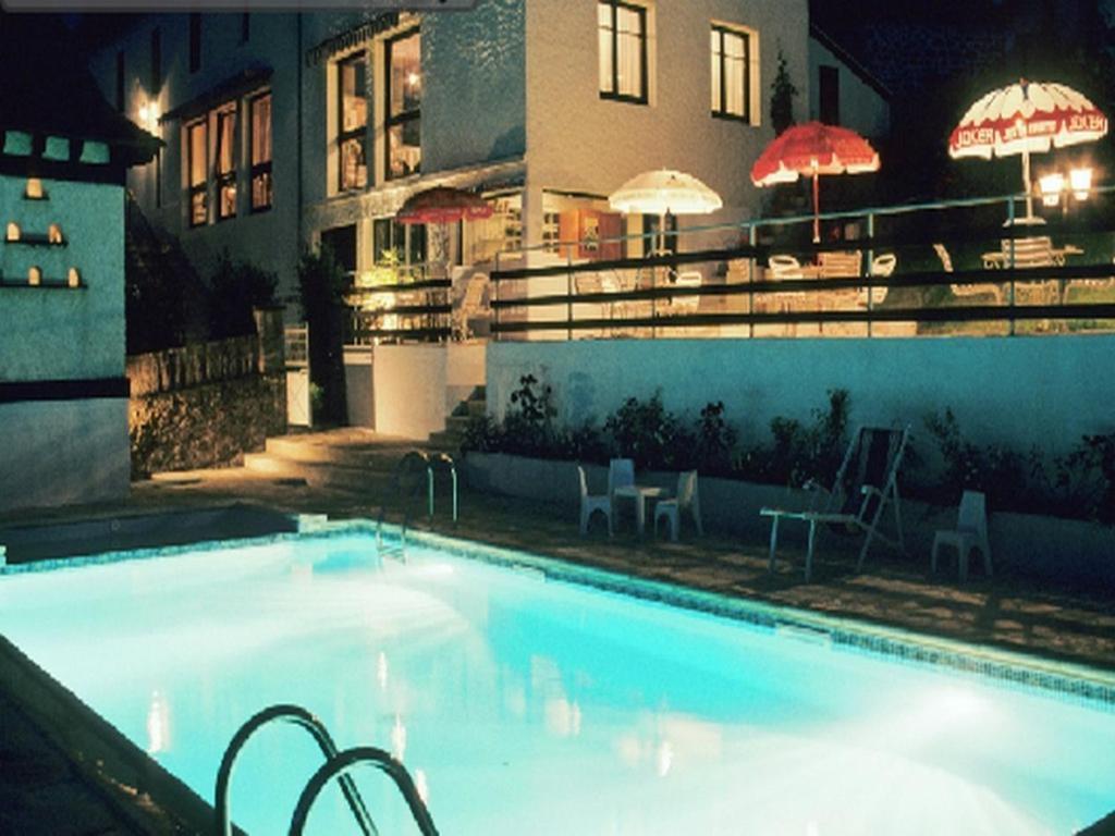 Logis Hotel Les Tilleuls Saint-Cirgues-de-Jordanne Buitenkant foto