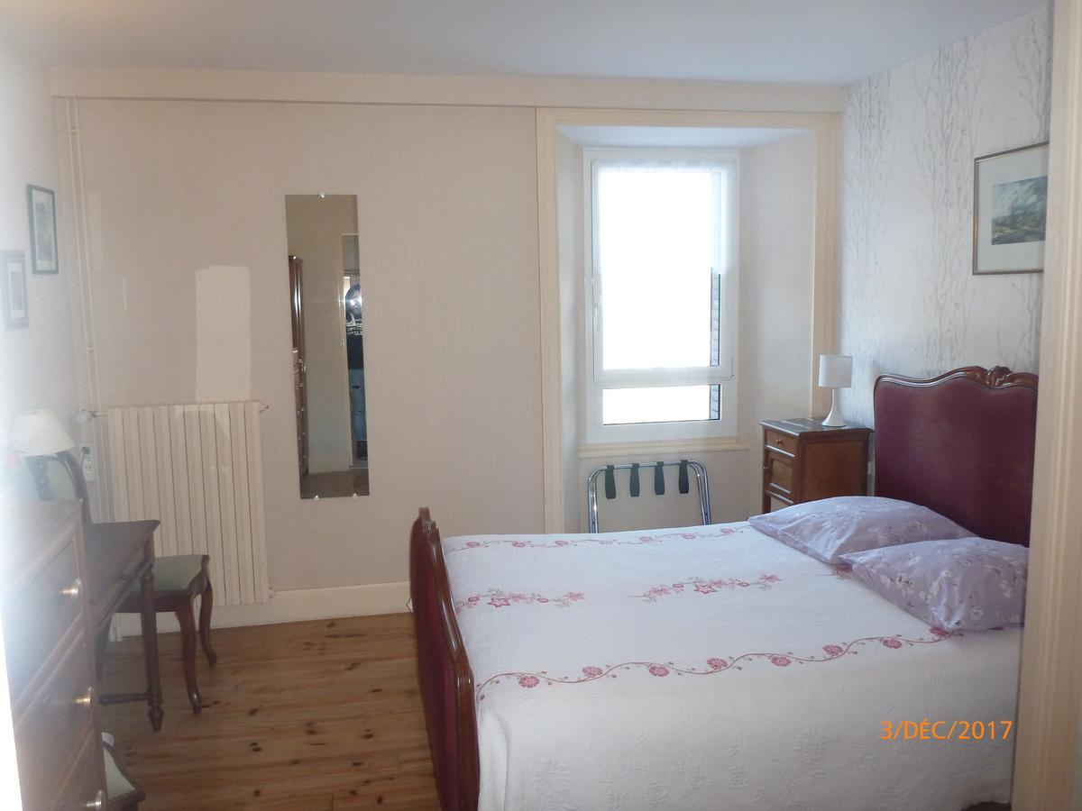 Logis Hotel Les Tilleuls Saint-Cirgues-de-Jordanne Buitenkant foto