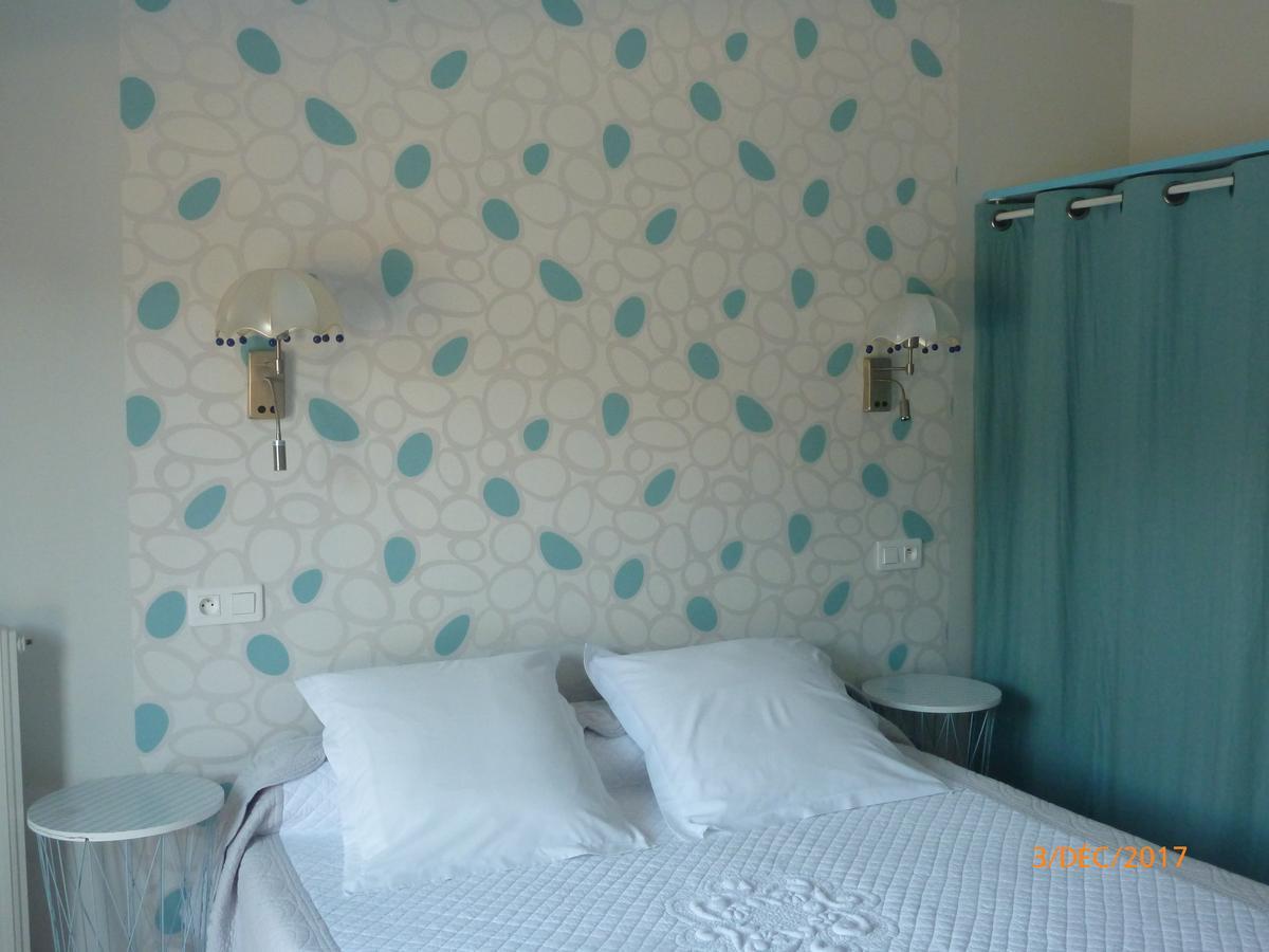 Logis Hotel Les Tilleuls Saint-Cirgues-de-Jordanne Buitenkant foto