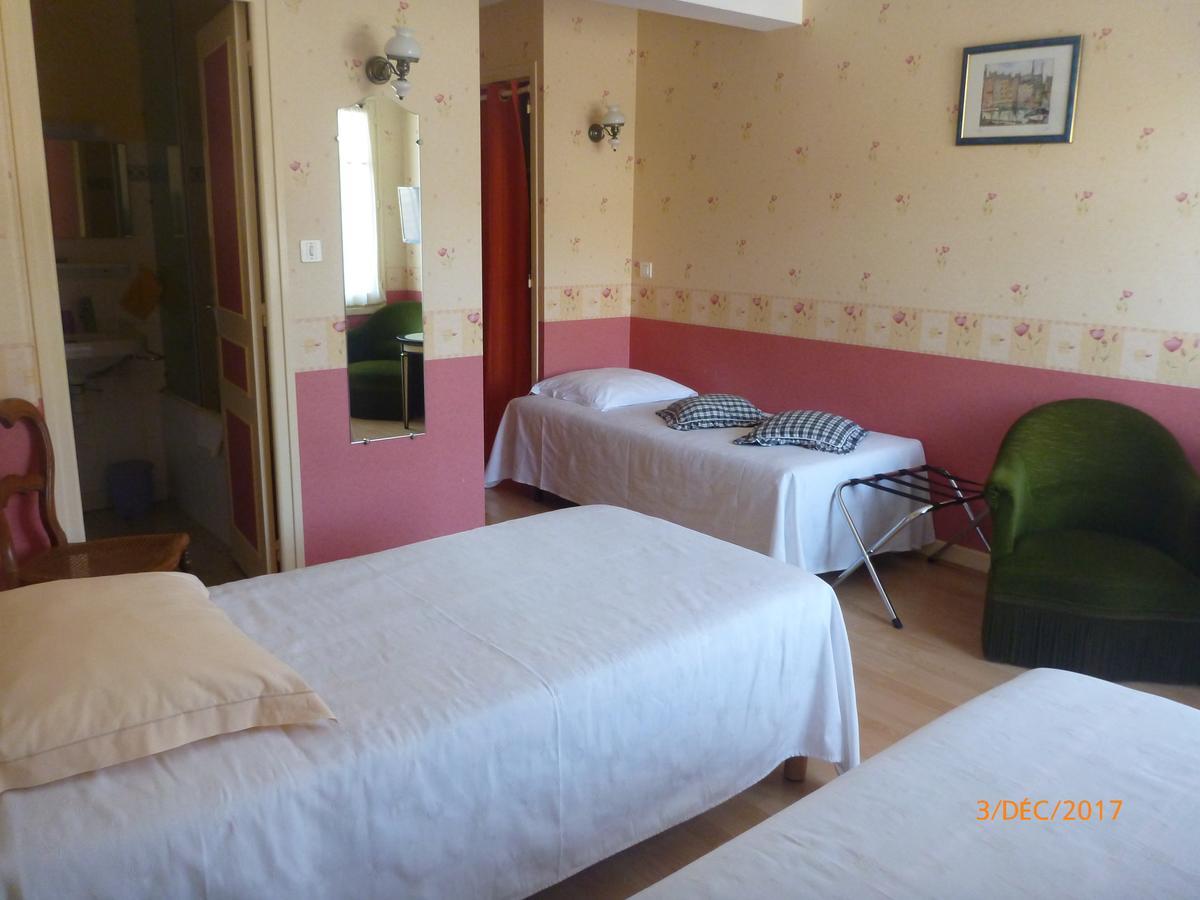 Logis Hotel Les Tilleuls Saint-Cirgues-de-Jordanne Buitenkant foto
